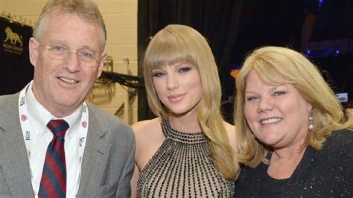 Are Taylor Swift's Parents Still Together? Uncovering The Truth
