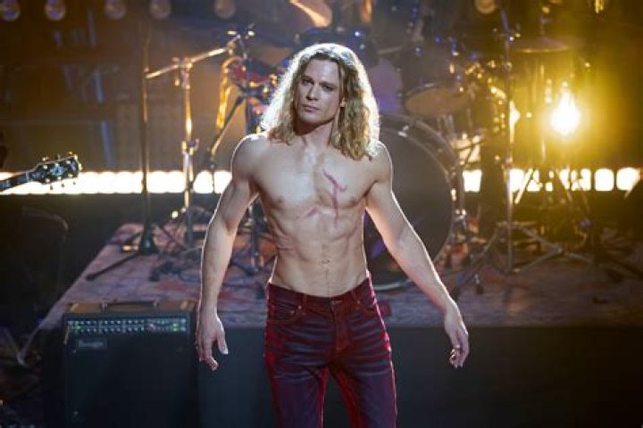 Is Sam Reid Currently In A Romantic Relationship?