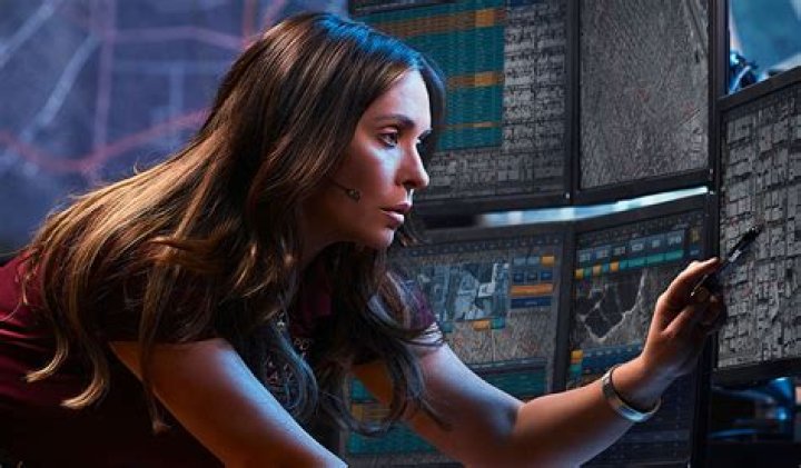 Jennifer Love Hewitt Announces Pregnancy On '911': All The Details