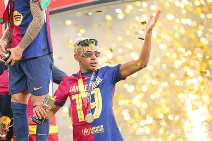 The Ultimate Connection: Iconic Photo Of Yama And Messi