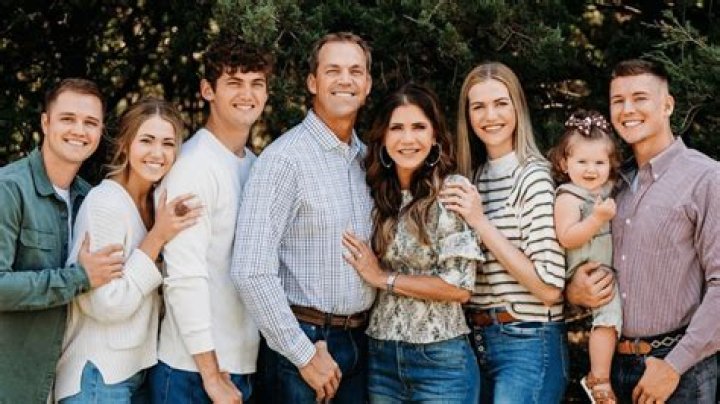 Unveiling Governor Kennedy Noem's Age: A Political Journey