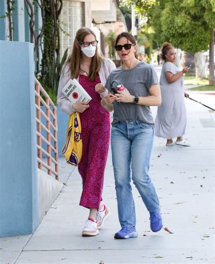Violet Affleck: Exploring Her Net Worth And Financial Success