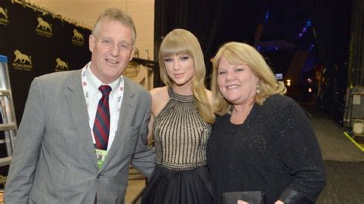 Was Taylor Swifts Parents Divorce Ever Reconciled? Heres What We Know